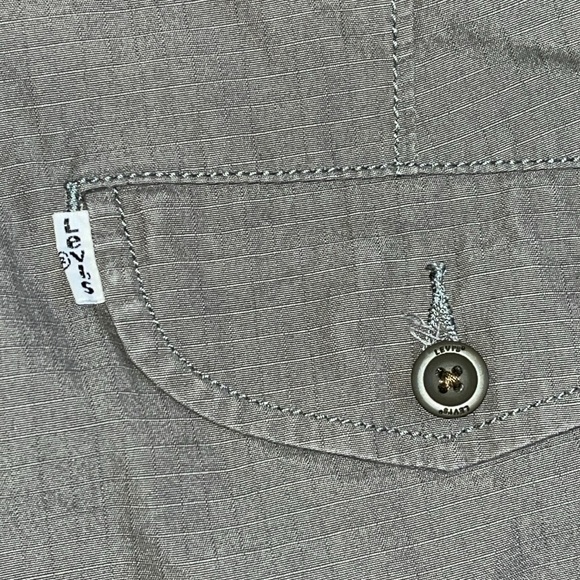 Men’s Levi’s gray cargo shorts W29 - Picture 3 of 8